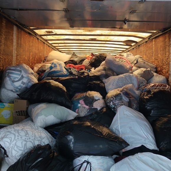 Meet your Posher's John & Carrie - Picture 5 of 7